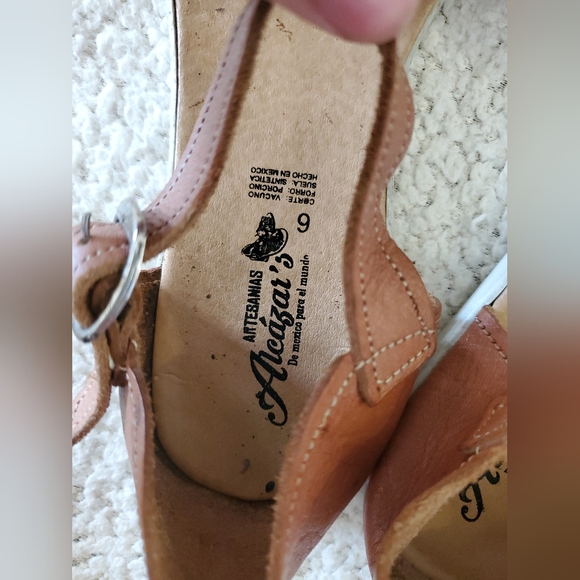 Alcazars Artesanias Floral Embroidered Leather Sandals - Picture 9 of 14